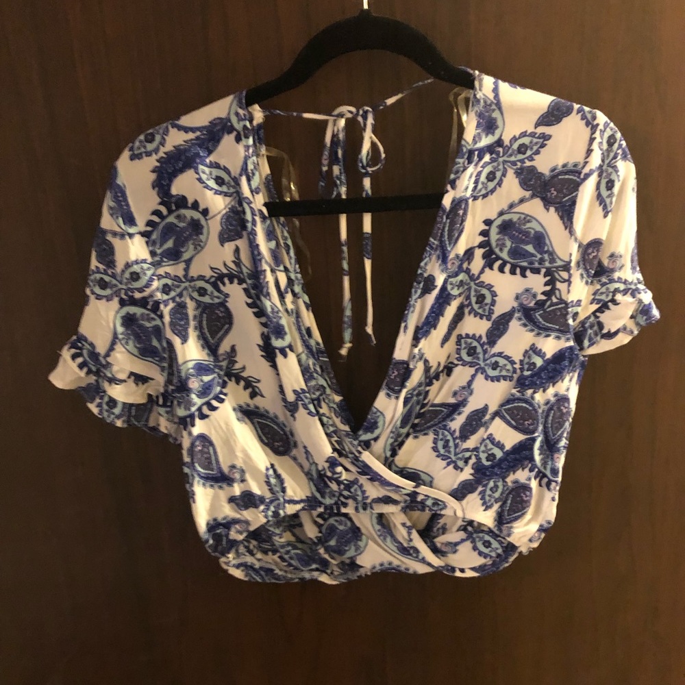 Chevron Cropped criss-cross top